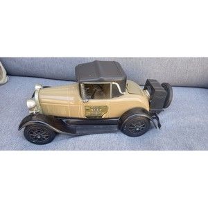 1928 model A Ford decanter bottle decor collector beam's whiskey bourbon